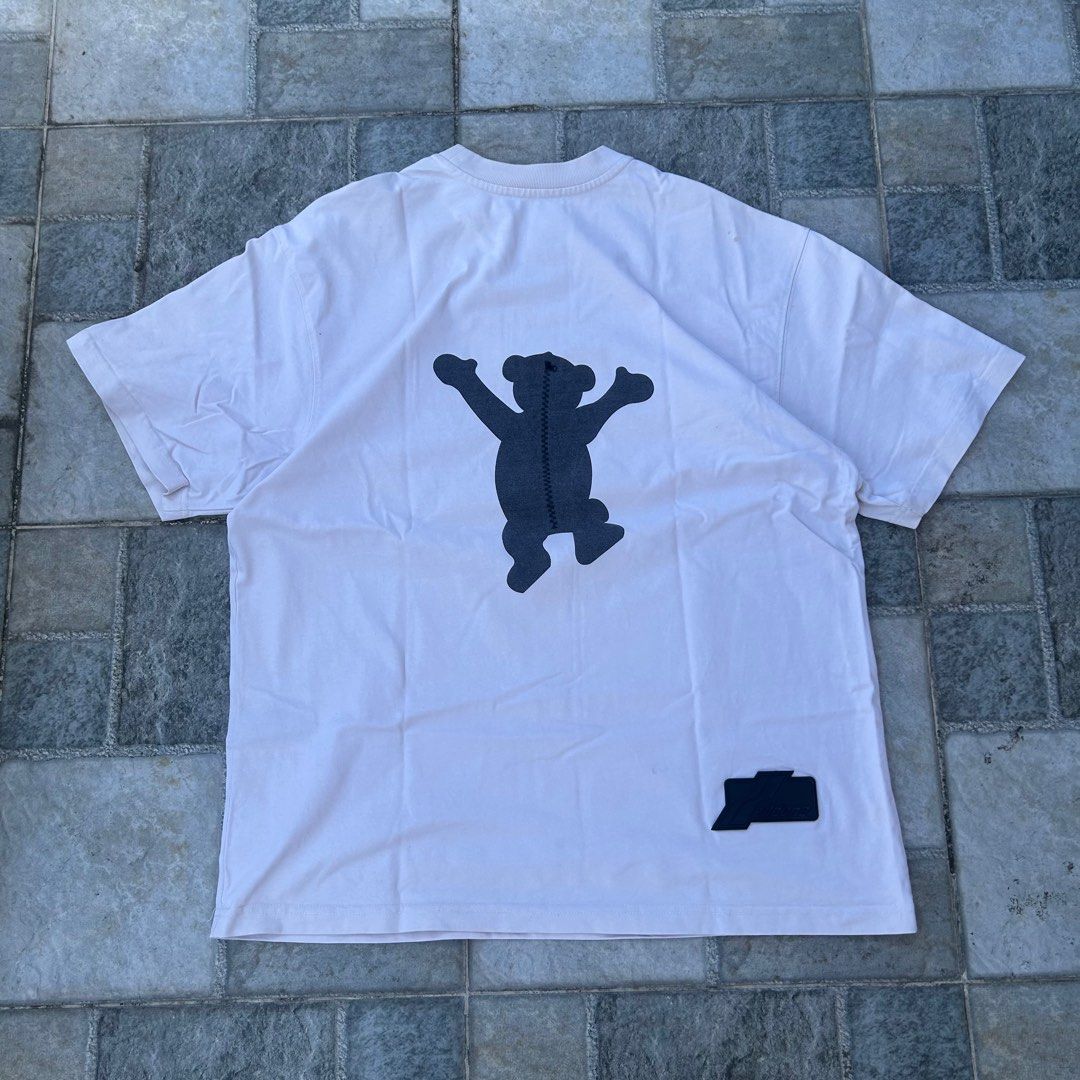 Well Done Graphic T-Shirt (Category: Tshirts & Polo Shirts ) located in Bacoor. Submitted by tugbits (Listing ID 1400178917, Image 3). Description: Well Done Graphic T-Shirt - 22.5 x 28 Needs Cleaning Negotiable Price Send PM for any offers.