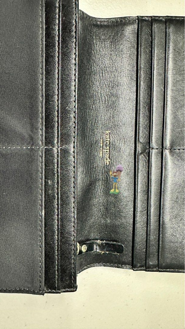 Authentic Kate Spade wallet (Category: Luxury Bags & Wallets) located in Manila. Submitted by krishywishy (Listing ID 1400329249, Image 2). Description: .