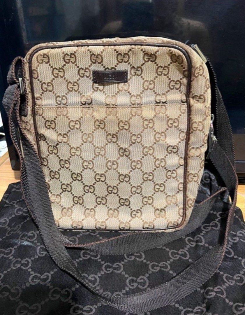 Authentic Vintage Gucci Bag (Category: Luxury Bags & Wallets) located in Marikina City. Submitted by impulsivebuyershop (Listing ID 1400364825, Image 1). Description: Authentic Vintage Gucci Bag With dustbag Bought at a thrift shop in Japan during my travel (year 2019) Actual size Length: approx. 22.5cm Width: approx. 19cm Gusset: Approximately 8.5cm This is a USED product, so due to use and storage, there may be scuffs, small scratches, a little