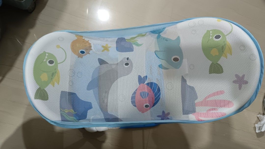 Baby Bather (Category: Bathtub & Bath Accessories) located in Manila. Submitted by swiftstone-1776 (Listing ID 1400370896, Image 1). Description: Actual picture posted..