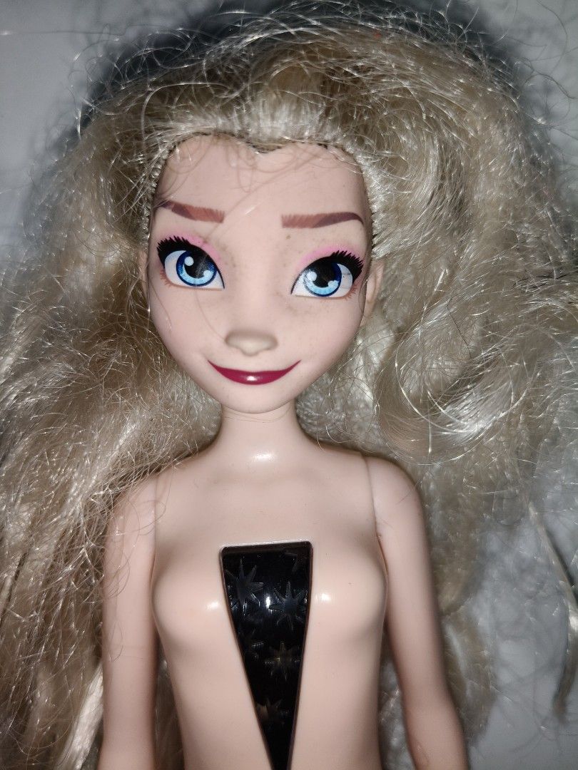Barbie Doll - Elsa - Let Go (Category: Figurines & Statues) located in Liloan. Submitted by dreamydollsph (Listing ID 1400343485, Image 2). Description: Pamigay sale for 100 nlng Shipping is shouldered by the buyer.