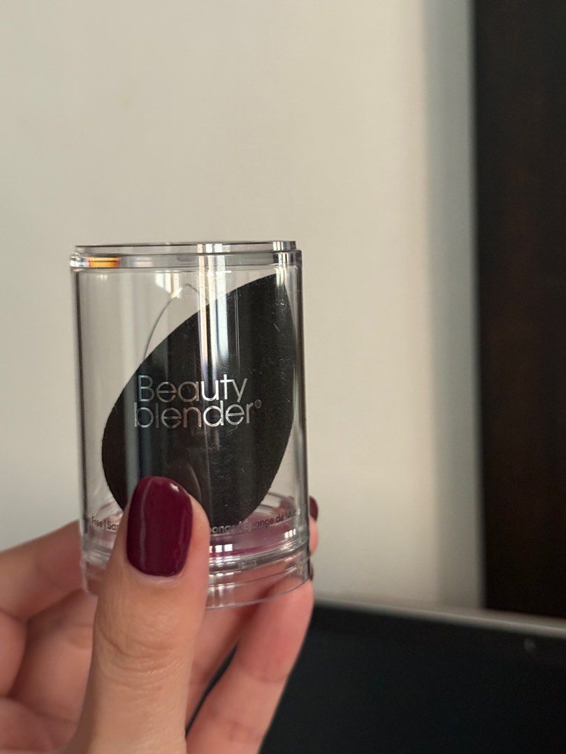 Beauty Blender Mini (Category: Makeup) located in Manila. Submitted by fueledbyimpulse (Listing ID 1400228055, Image 1). Description: bought from Sephora LA impulse buy and i think i’ll be nowhere near using this 😭.