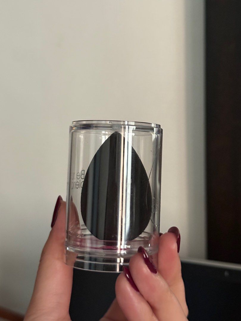 Beauty Blender Mini (Category: Makeup) located in Manila. Submitted by fueledbyimpulse (Listing ID 1400228055, Image 2). Description: bought from Sephora LA impulse buy and i think i’ll be nowhere near using this 😭.