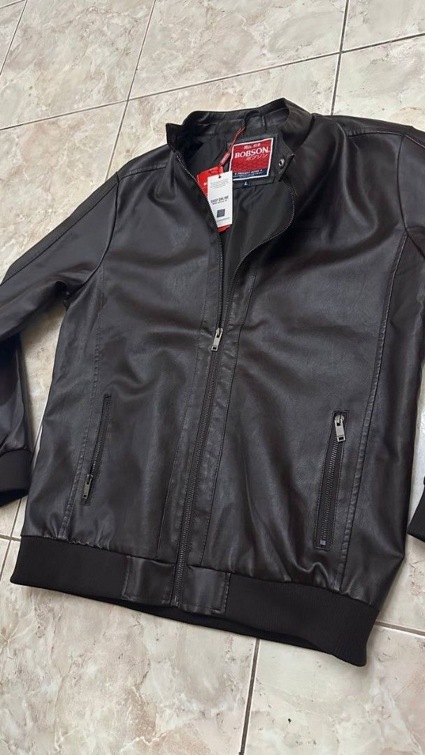Bobson Brown Leather Jacket - Size L (Category: Coats, Jackets and Outerwear) located in Mandaluyong City. Submitted by adapparelandtech (Listing ID 1400305593, Image 3). Description: Brand new Not Used (Sinukat lang, hindi nagamit) Brown Leather Jacket Bobson Original W/ Complete Tags Rfs: hindi nagagamit Bought sa store ng 2k Selling for only 1,500 Silang Cavite Near Tagaytay Loc.