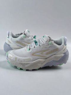 (Category: ) located in . Submitted by khai.uasneakers (Listing ID 1400283366, Image 1). Description: .