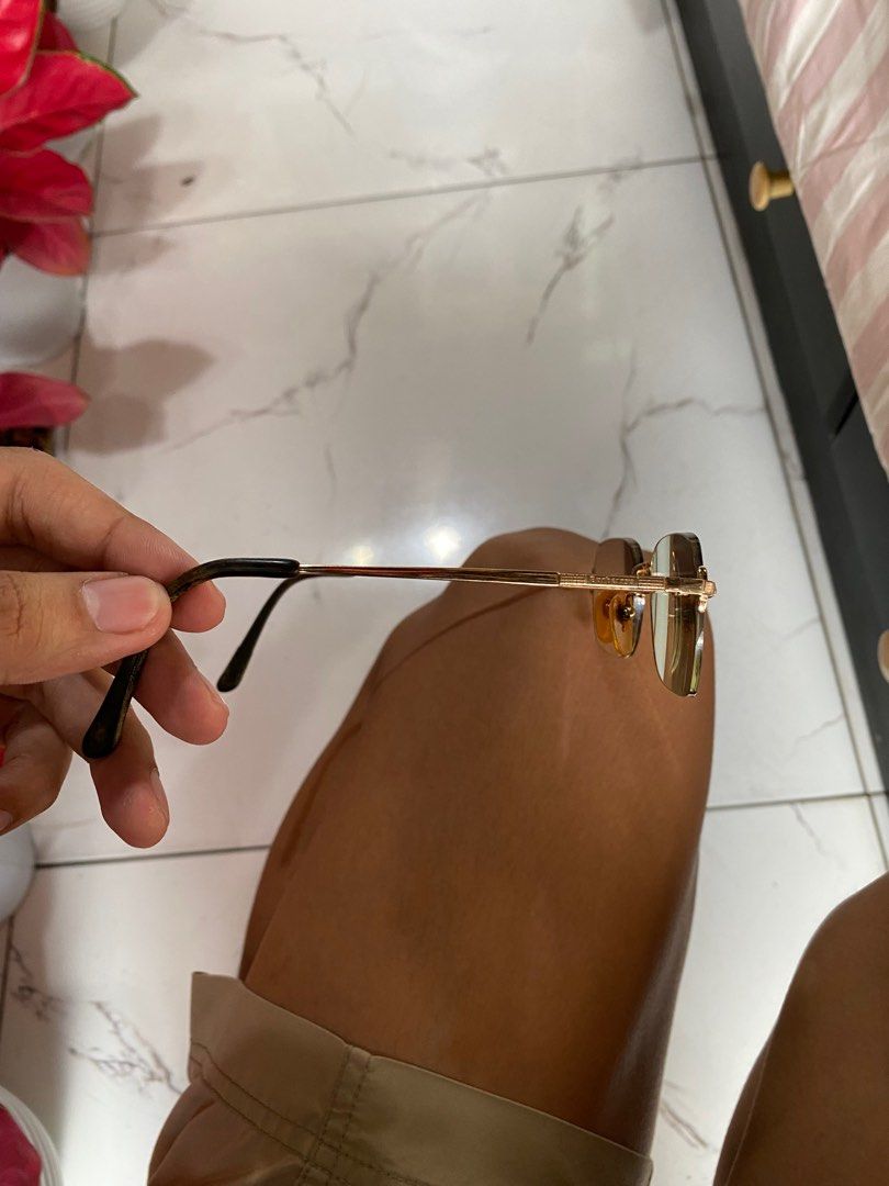 Burberrys Gold Tone Frameless Eyeglass (Category: Luxury Accessories) located in Legazpi City. Submitted by folksfave (Listing ID 1400213197, Image 2). Description: Excellent condition Minor sign of use only Presentable .