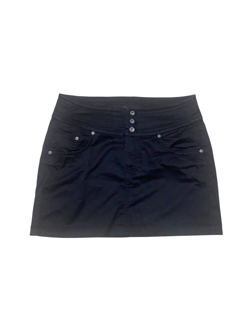Calvin Klein Jeans Black Mini Skirt (Category: Skirts) located in Mandaluyong City. Submitted by declutts (Listing ID 1400208947, Image 1). Description: used once only W 28-30 L 14 No flaws Pm for ww Nego!.