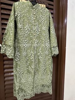 (Category: ) located in . Submitted by rewarewardrobe (Listing ID 1395639995, Image 1). Description: .