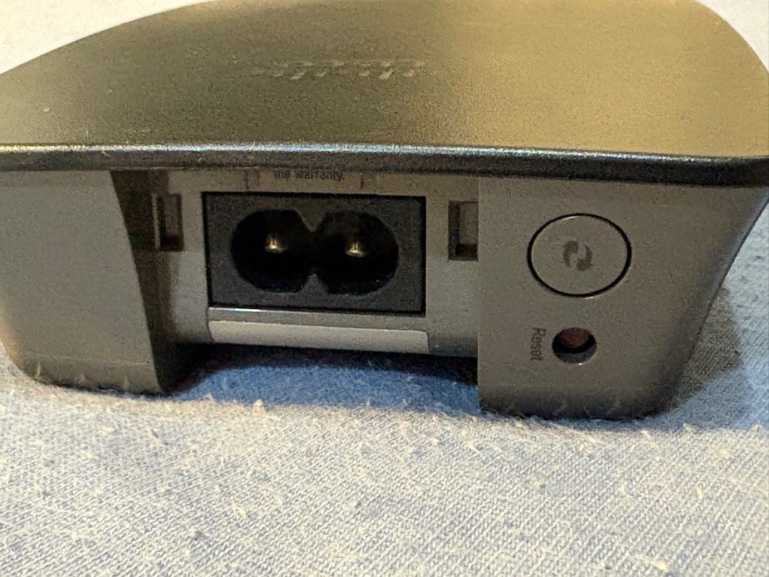 Cisco Linksys WiFi-n Extender RE1000 (Category: Networking) located in Taguig. Submitted by azusa_vad (Listing ID 1400327279, Image 3). Description: This RE1000 Wireless-n range extender increases your WiFi range, works as a bridge, has multiple internal antennas, 10/100 Mbps Ethernet, and is compatible with b/g/n Wi-Fi. You can use it to re-transmit the WiFi signal of your main router to a remote room or garage. Includes a built-in Fast Ethernet