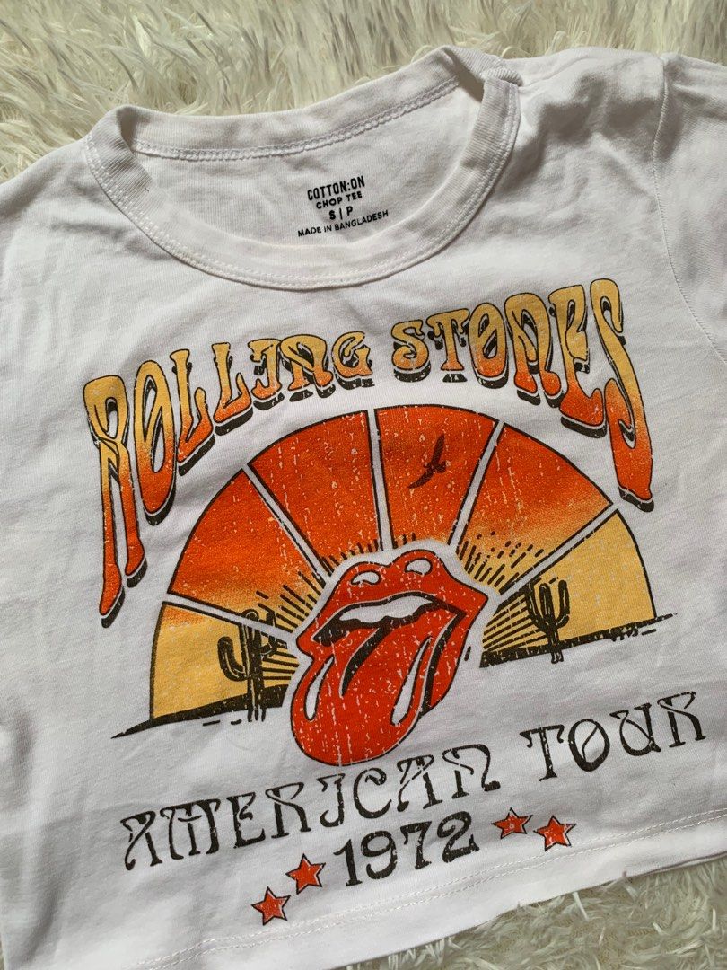 Cotton On Rolling Stones Crop Top (Category: Shirts) located in Manila. Submitted by decluttel_ (Listing ID 1400298786, Image 1). Description: 🖇 mode of payment— • gcash • payment first 🖇 mode of delivery— • J&T(cod not available) • Lalamove - Brand: Cotton On - Size: S/P.