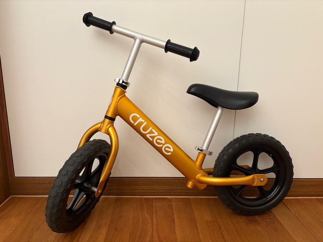 Cruzee Ultralite Balance Bike Gold, Sports Equipment, Bicycles