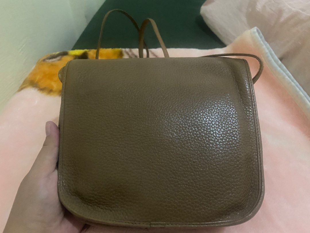 Dior Shoulder Bag (Category: Luxury Bags & Wallets) located in Santiago. Submitted by graciabanana (Listing ID 1400278015, Image 2). Description: Vintage.