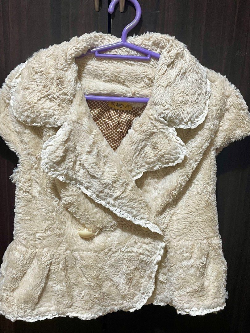 Fur blouse (Category: Coats, Jackets and Outerwear) located in Makati City. Submitted by shemiyu (Listing ID 1400302215, Image 1). Description: Fur blouse ( pang korean drama) So nice in actual. Worn in Korea and in our Christmas theme Party .