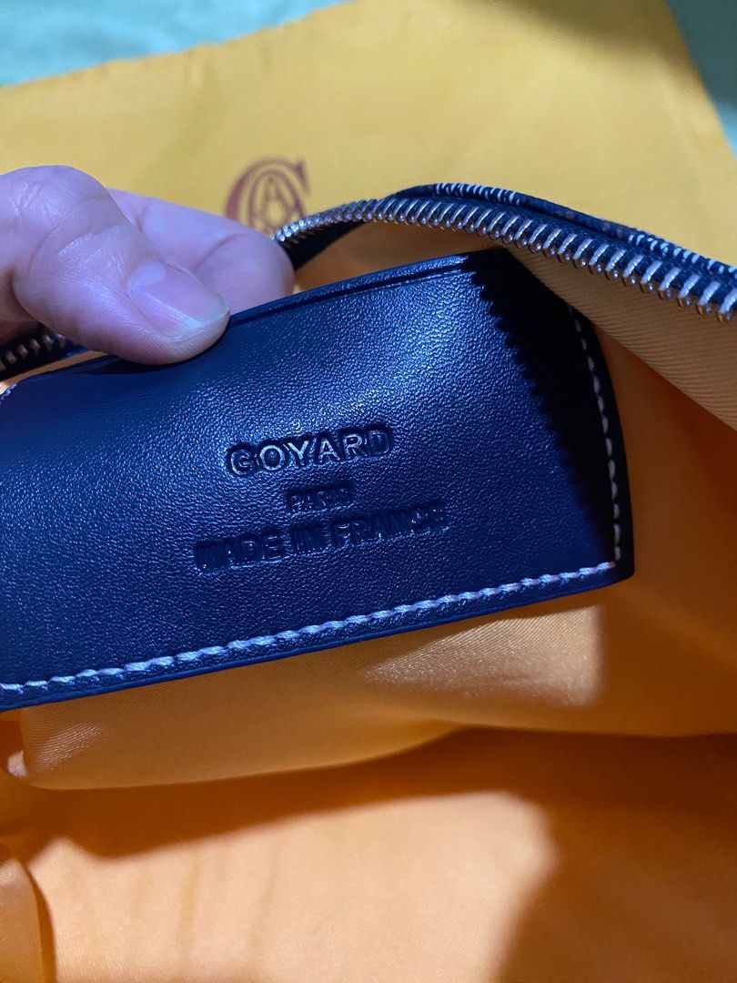Goyard Navy Blue Clutch (Category: Luxury Bags & Wallets) located in Caloocan City. Submitted by switspice (Listing ID 1400357470, Image 2). Description: Goyard clutch pouch w/ dust bag 30cm x 22cm Flaw: displaced piping.