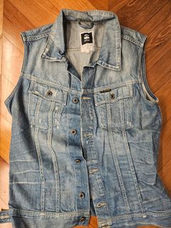 (Category: ) located in . Submitted by vjmagasin (Listing ID 1400248914, Image 1). Description: .