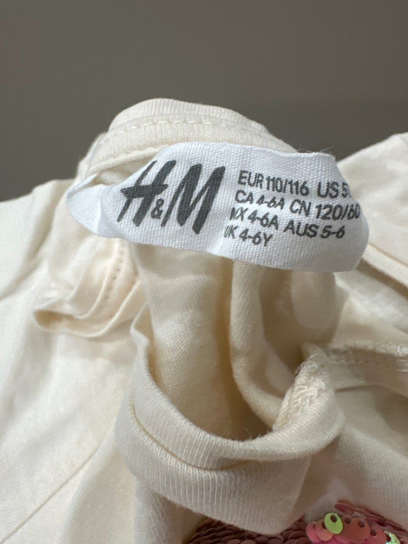H&M Shell Sequin T-shirt (Category: Babies & Kids Fashion) located in Quezon City. Submitted by sofia0228 (Listing ID 1400385713, Image 2). Description: H&M.