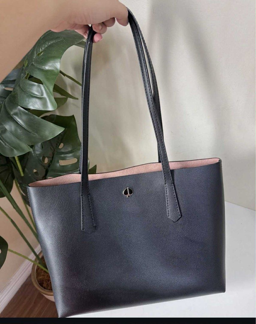 KATE SPADE BLACK Molly Large Tote (Category: Tote Bags) located in Bulacan. Submitted by caseforless (Listing ID 1400266355, Image 2). Description: DETAILS SIZE 11.5”h X14” w x 5” d handle drop: 9.5” MATERIAL crossgrain leather microsuede lining DETAILS enamel spade detail gold foil embossed logo open top with a dog-clip closure removable pouch imported style # pxrua171 Style No. PXRUA171 - No inclusions RFS: Letting go of some of my bags.