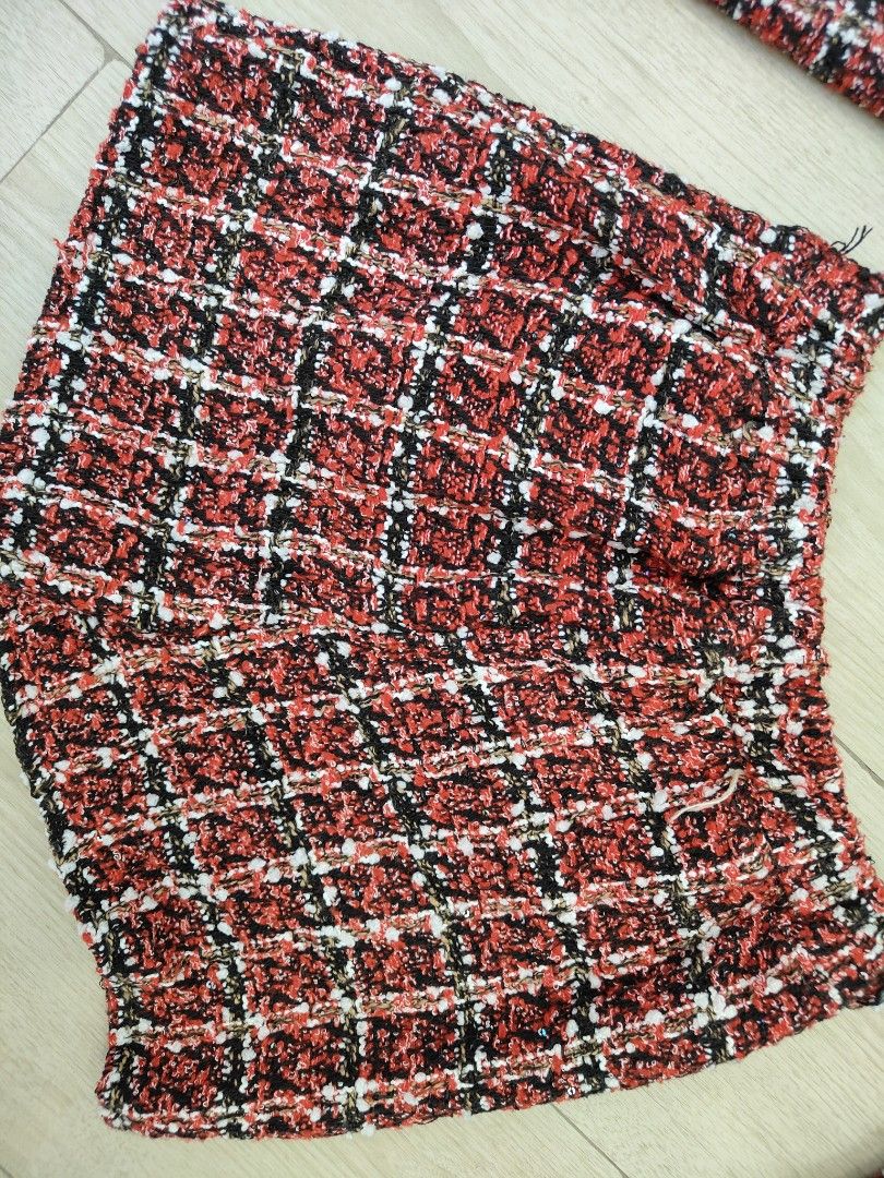 KNITTED SET - BLAZER AND SHORTS HIGH QUALITY (Category: Sets or Coordinates) located in Caloocan City. Submitted by cssasot (Listing ID 1400369981, Image 3). Description: NEVER BEEN USED IDEAL SIZE: XS TO M LOCATION: 8TH AVE CALOOCAN REASON FOR SELLING: WRONG SIZE ORDERED PERO SAYANG ANG GANDA PA NAMAN..