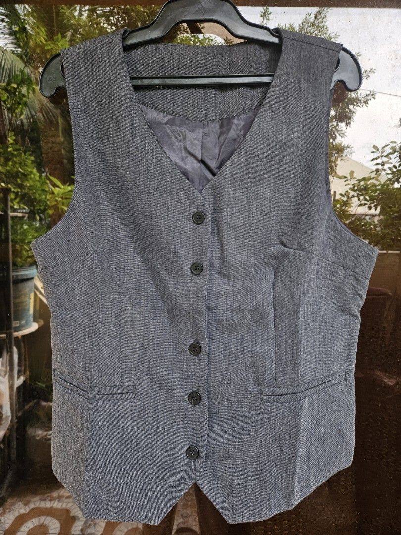 (L) SHEIN Dazy Plain Gray Vest Buttowndown (Category: Others Tops) located in Pasay City. Submitted by reccaaaa (Listing ID 1400260109, Image 1). Description: Size: Large on tag Bust: 36 inches (via tape measure) Length: 21 inches (via tape measure) Color: Gray Condition: Brandnew Other Details: • with pocket design • with semi belt at the back pra mas emphasize ung waist mo pag suot na • complete working buttons • thick and soft fabric •never be