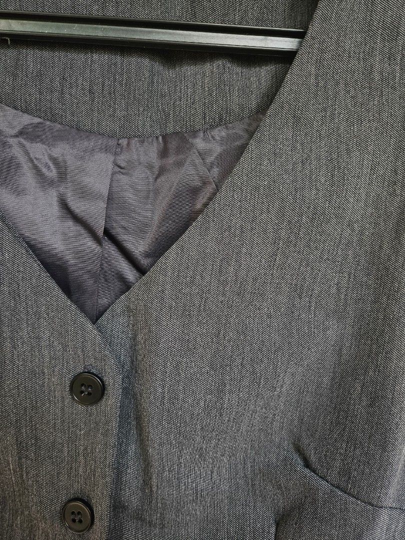 (L) SHEIN Dazy Plain Gray Vest Buttowndown (Category: Others Tops) located in Pasay City. Submitted by reccaaaa (Listing ID 1400260109, Image 2). Description: Size: Large on tag Bust: 36 inches (via tape measure) Length: 21 inches (via tape measure) Color: Gray Condition: Brandnew Other Details: • with pocket design • with semi belt at the back pra mas emphasize ung waist mo pag suot na • complete working buttons • thick and soft fabric •never be
