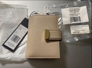 （分類：）位於 。 由 be1210 提交（商品編號 1400351789，圖片 1）。簡介： 。