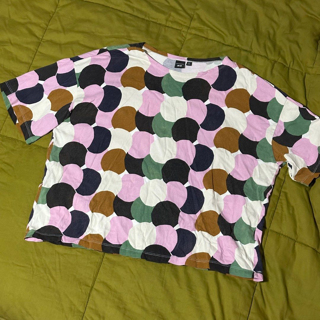 Marikmekko Uniqlo Shirt (Category: Blouses) located in Quezon City. Submitted by iancatherine (Listing ID 1400233841, Image 3). Description: Marimekko Uniqlo Shirt polka dots Lightly Used XL on tag.