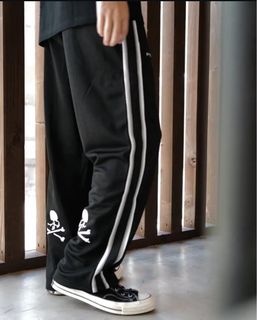 (Category: ) located in . Submitted by thehypewear.co (Listing ID 1400363174, Image 1). Description: .