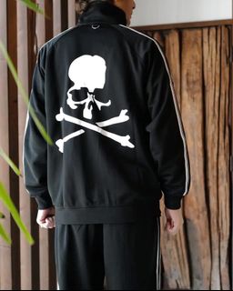 (Category: ) located in . Submitted by thehypewear.co (Listing ID 1400363024, Image 1). Description: .
