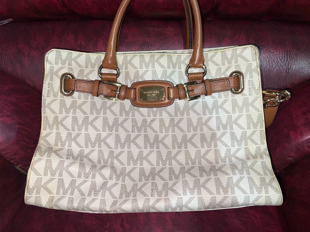 Michael Kors Hamilton East West Satchel (Category: Luxury Bags & Wallets) located in Las Pinas. Submitted by bitsnfinds (Listing ID 1400260138, Image 1). Description: Original and authentic Michael Kors satchel bag. Good as new with zero to minimal flaws. .