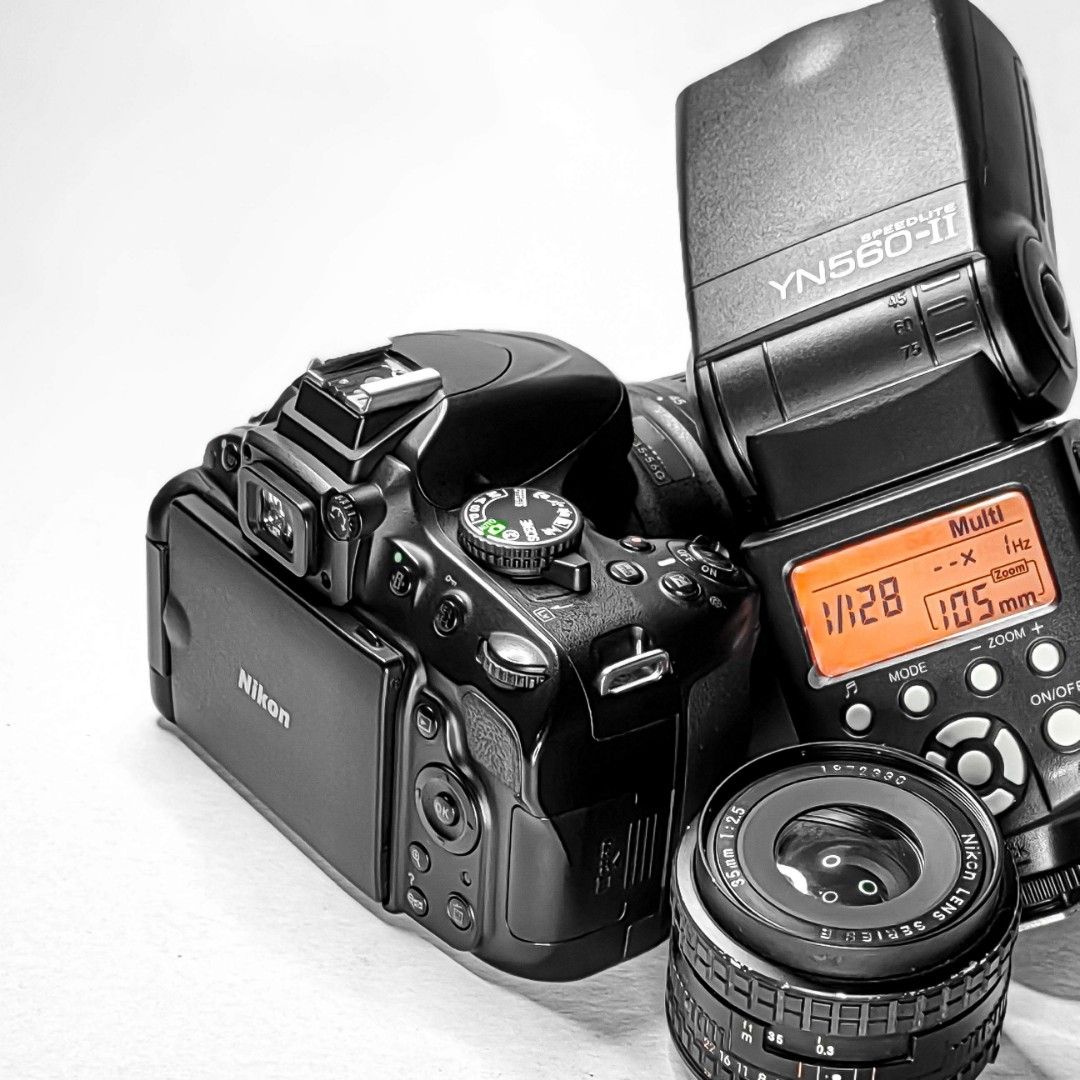 Nikon D5100 DSLR Camera Kit with Lenses and Flash (Category: Cameras) located in Balanga. Submitted by cyrin_camera (Listing ID 1400382949, Image 3). Description: 𝐑𝐔𝐒𝐇‼️ Takeall ‼️For Sale Unahan nalang po! 📸 𝐍𝐢𝐤𝐨𝐧 𝐃𝟓𝟏𝟎𝟎 𝐅𝐥𝐢𝐩𝐬𝐜𝐫𝐞𝐞𝐧 𝐏𝐫𝐨𝐟𝐞𝐬𝐬𝐢𝐨𝐧𝐚𝐥 𝐃𝐒𝐋𝐑 𝐂𝐚𝐦𝐞𝐫𝐚 *𝐍𝐢𝐤𝐤𝐨𝐫 𝐀𝐅𝐒 𝟏𝟖-𝟓𝟓𝐦𝐦 𝐃𝐗 *𝐎𝐫𝐢𝐠𝐢𝐧𝐚𝐥 𝐂𝐫𝐚𝐦𝐩𝐥𝐞𝐫 𝐂𝐚𝐦𝐞𝐫𝐚 𝐁𝐚𝐠 *𝐒𝐭𝐫𝐚𝐩 *𝐁𝐚𝐭𝐭𝐞𝐫𝐲 *𝐏𝐨𝐰𝐞𝐫𝐂𝐨𝐫𝐝 *𝐂