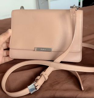(Category: ) located in . Submitted by adelwardrobe_____ (Listing ID 1400302779, Image 1). Description: .