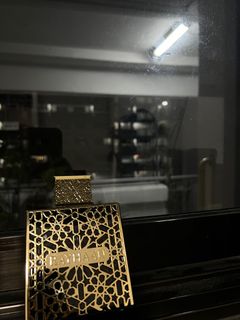 (Category: ) located in . Submitted by itfragrances (Listing ID 1400347370, Image 1). Description: .
