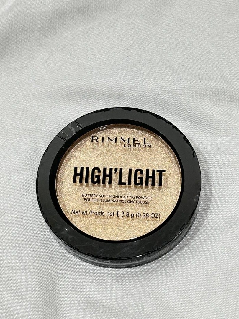 Rimmel London High'Light Powder (Category: Makeup) located in Quezon City. Submitted by ii.vida (Listing ID 1400371805, Image 3). Description: Rimmel London Shade: Stardust 001 Buttery-soft highlighting powder Color: Light, shimmering shade.