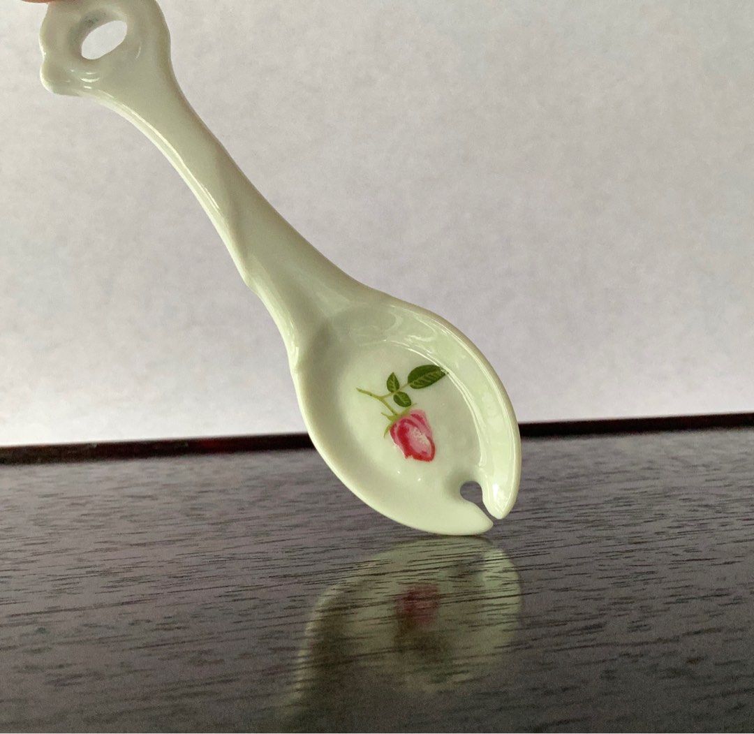 Rose Dessert Spoons / Tea Spoon (Category: Coffee & Tea Tableware) located in Davao. Submitted by atbpshop192593 (Listing ID 1400381634, Image 2). Description: Php120 each Rose Dessert Spoons / Tea Spoon *please msg, “Mine + letter” Please REVIEW PHOTOS First to pay .