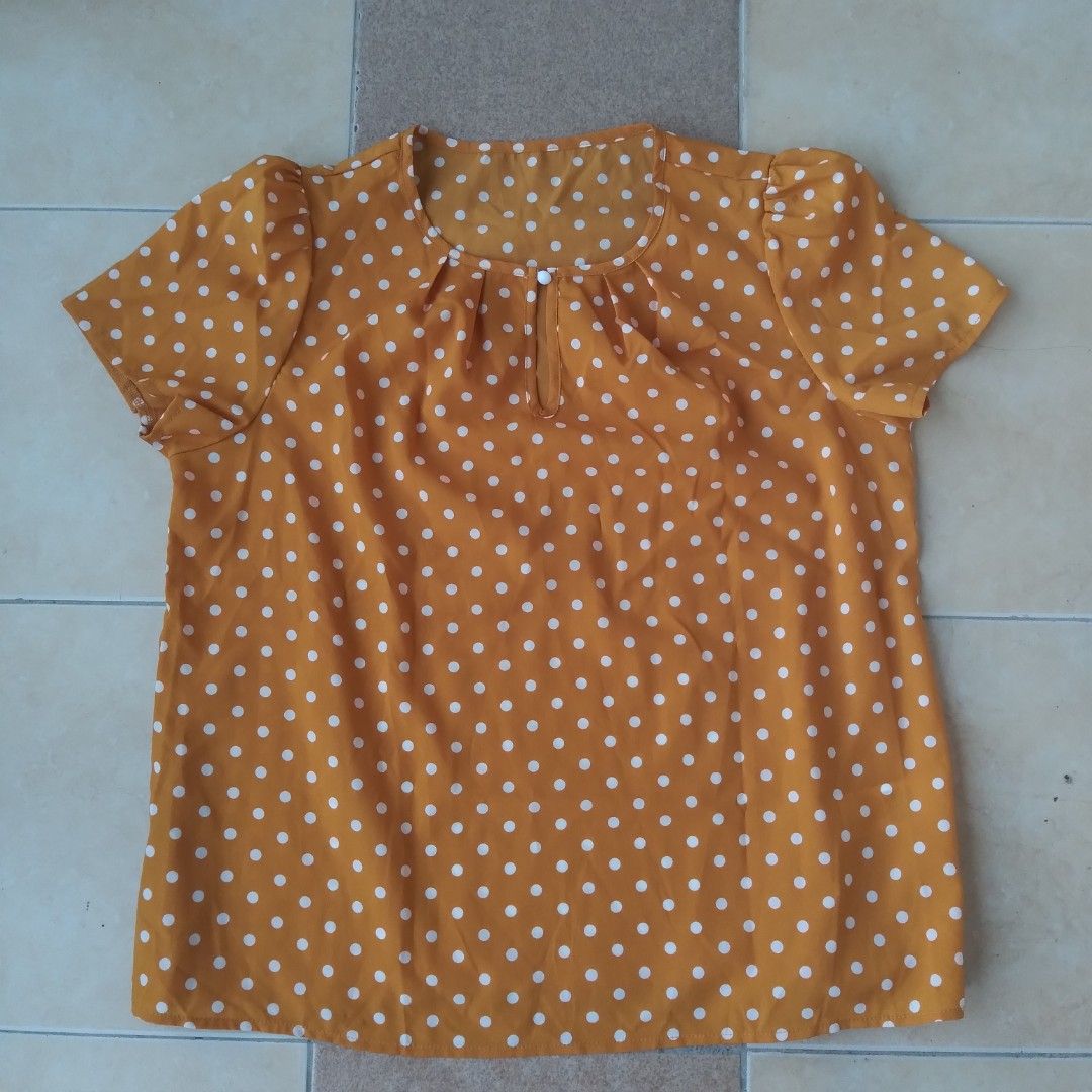 Shein Curve 0XL Polka Dot Blouse (Category: Blouses) located in Pasay City. Submitted by arenjay39 (Listing ID 1400293132, Image 1). Description: Bust 42 Never used, just selling it for a low price since di ko na kasya.