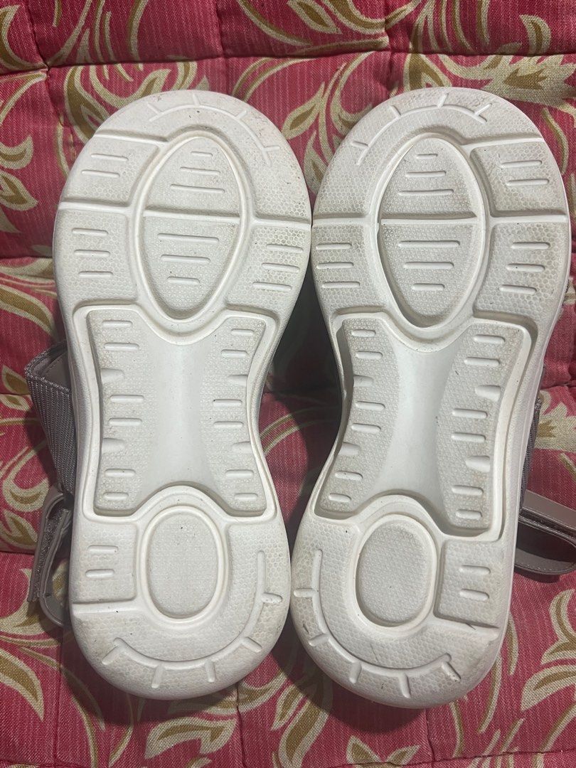 Step One Sandals (Category: Flats & Sandals) located in Quezon City. Submitted by melalog (Listing ID 1400311884, Image 3). Description: - Step One sandals in taupe - Features two straps across the foot - Adjustable ankle strap - White sole - Slight platform - Brand name visible on footbed Used only once. Bought in Payless Shoe Source in Trinoma. Selling for 675 plus shipping. Pm if interested.