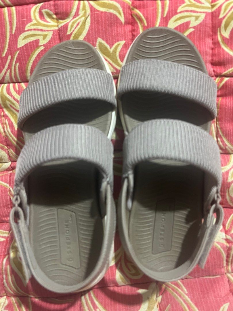 Step One Sandals (Category: Flats & Sandals) located in Quezon City. Submitted by melalog (Listing ID 1400311884, Image 1). Description: - Step One sandals in taupe - Features two straps across the foot - Adjustable ankle strap - White sole - Slight platform - Brand name visible on footbed Used only once. Bought in Payless Shoe Source in Trinoma. Selling for 675 plus shipping. Pm if interested.