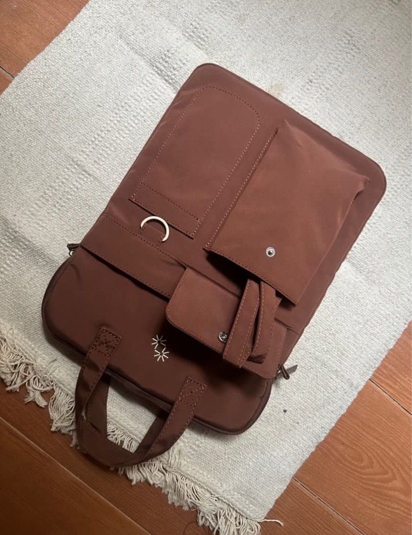 TPB Utility Bag in Pecan 13.3” (Category: Laptop Bags & Sleeves) located in Imus. Submitted by stufftodeclutter (Listing ID 1400266841, Image 1). Description: .