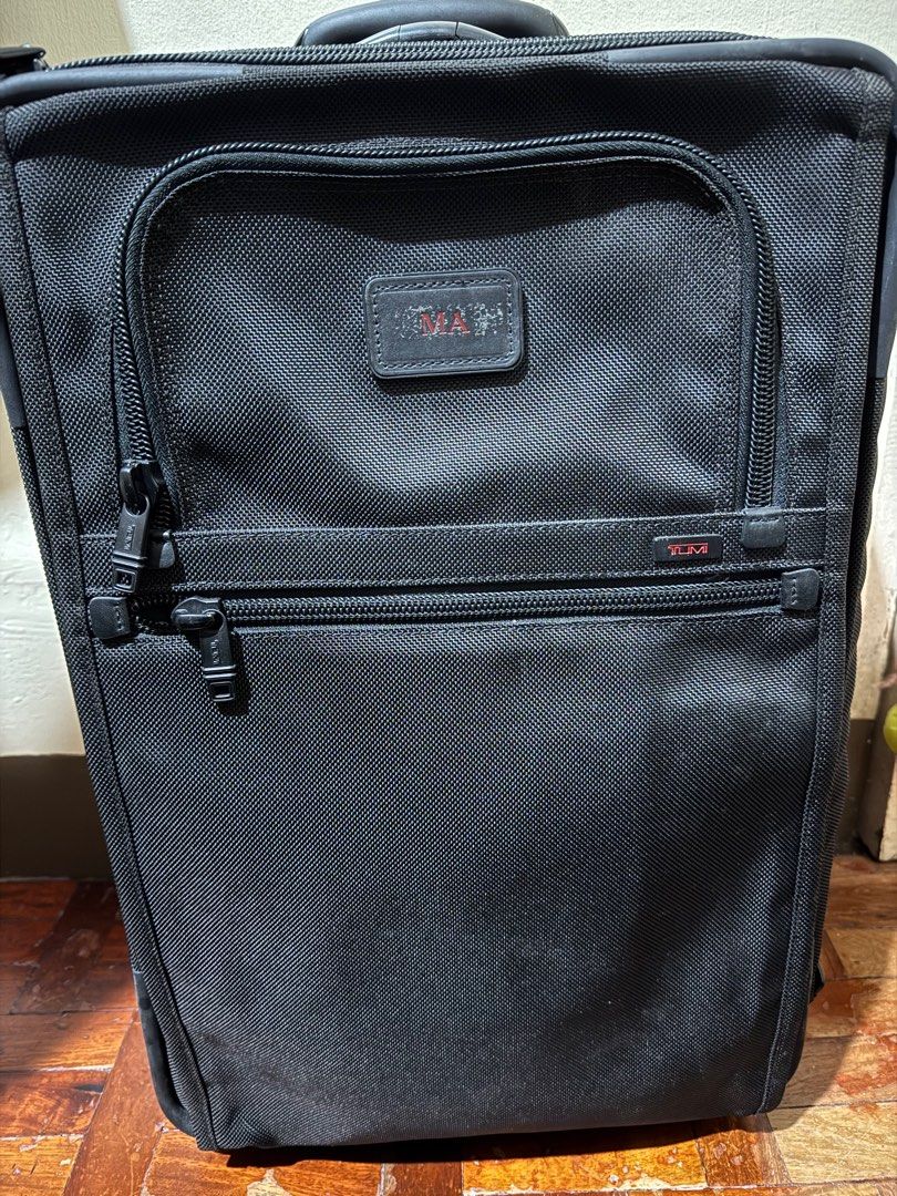 Tumi Alpha Carry On 2 Wheeled Luggage (Category: Luggage) located in Quezon City. Submitted by sj35452 (Listing ID 1400345408, Image 1). Description: Includes User manual, Warranty Card With ‘MA’ engraving .
