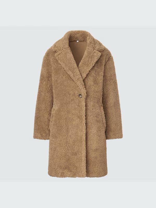 Uniqlo Teddy Bear Coat (Category: Coats, Jackets and Outerwear) located in Manila. Submitted by dodebelen (Listing ID 1400314786, Image 1). Description: Uniqlo Teddy Bear Coat Size Medium Used 3x.