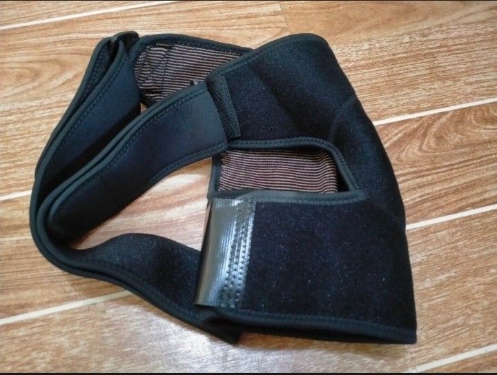 VIVADIA COPPER THERAPY SHOULDER SUPPORT (Category: Braces, Support & Protection) located in Cabuyao City. Submitted by Bike_Clothing10 (Listing ID 1400321901, Image 2). Description: READ FIRST... FOR SALE: VIVADIA COPPER THERAPY SHOULDER SUPPORT Brandnew PRICE: 850 + SF NOTE: May sira ung box PICK UP OR SHIPPING ONLY LOC: Cabuyao Laguna -NO COD/COP- DM....