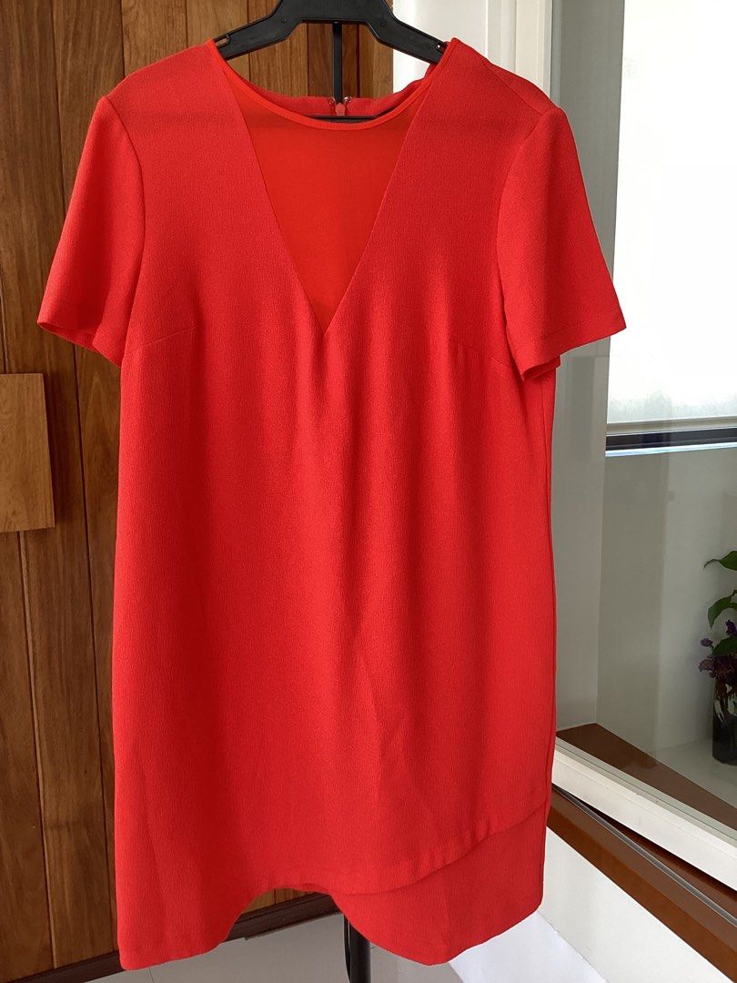 Warehouse Red Dress UK 12 (Category: Dresses) located in Bacoor. Submitted by cts217 (Listing ID 1400205704, Image 1). Description: .
