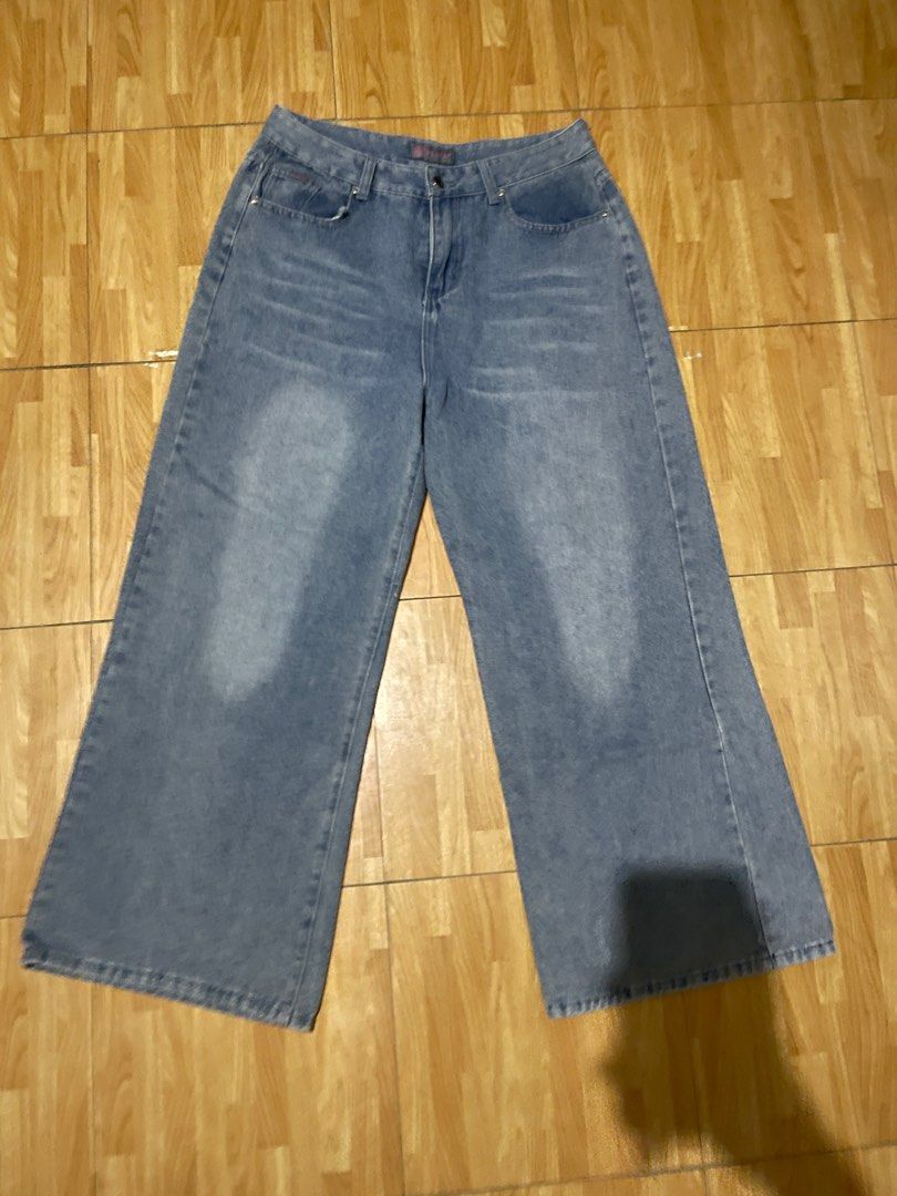 Baggy Jeans (Category: Jeans) located in Manila. Submitted by gabbbbbb1 (Listing ID 1400333583, Image 1). Description: - Light blue wide-leg jeans - Classic five-pocket design - Approximately 39 inches long - 12 inch leg hole - no issue - Made of denim - Ideal for casual wear.
