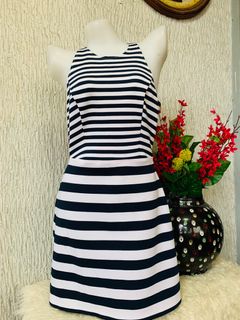 (Category: ) located in . Submitted by mysilvercloset (Listing ID 1400552276, Image 1). Description: .