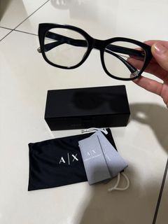 (Category: ) located in . Submitted by jiahui_preloved (Listing ID 1400525570, Image 1). Description: .