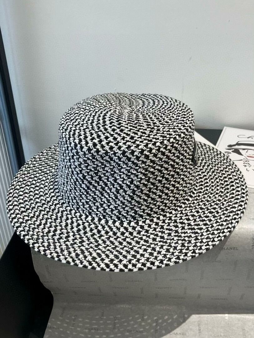 💕Authentic PRADA hat (Category: Caps & Hats) located in Singapore. Submitted by fashion.luxe (Listing ID 1400436331, Image 3). Description: ✨ Estimated delivery time: about 10 days. Sorry for the urgent order. ✨ Products are continuously updated..