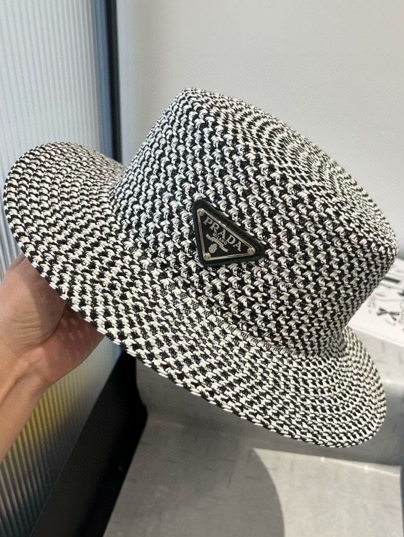 💕Authentic PRADA hat (Category: Caps & Hats) located in Singapore. Submitted by fashion.luxe (Listing ID 1400436331, Image 1). Description: ✨ Estimated delivery time: about 10 days. Sorry for the urgent order. ✨ Products are continuously updated..