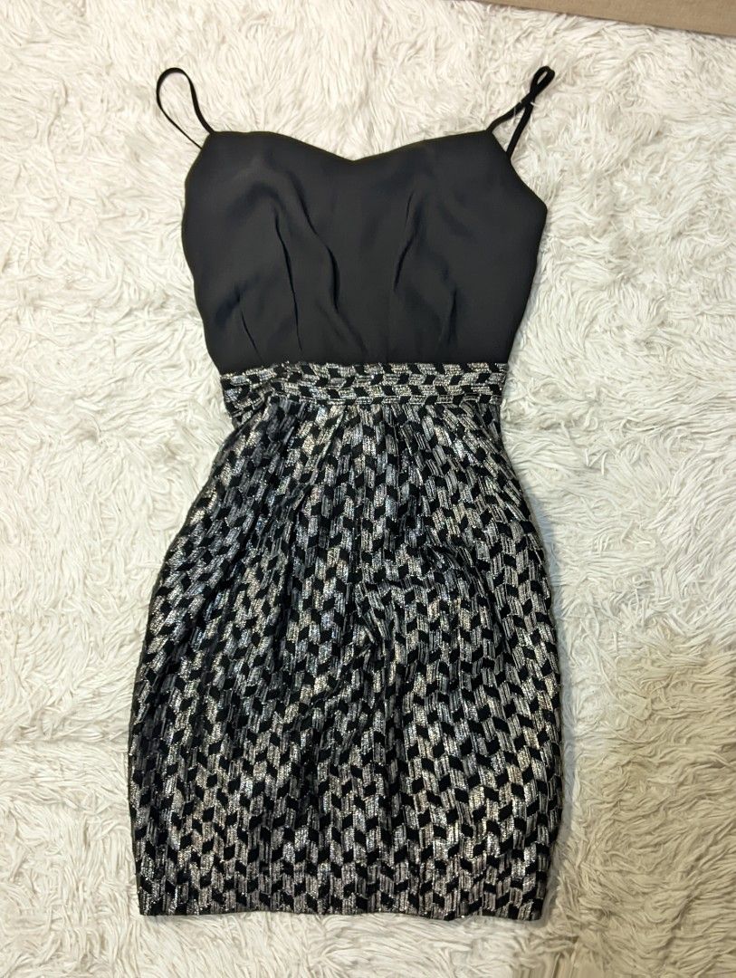 black silver body con dress (Category: Dresses) located in Quezon City. Submitted by cloquettesells (Listing ID 1400458227, Image 1). Description: loc: quezon city rfs: need funds s-l.