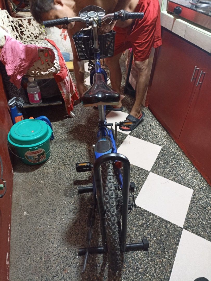 BMX Bike (Category: Bicycles) located in Manila. Submitted by hobbymo_koleksyon.ph (Listing ID 1400435750, Image 2). Description: Japan Bike Inclusions: Bike lights Speedmeter Basket.