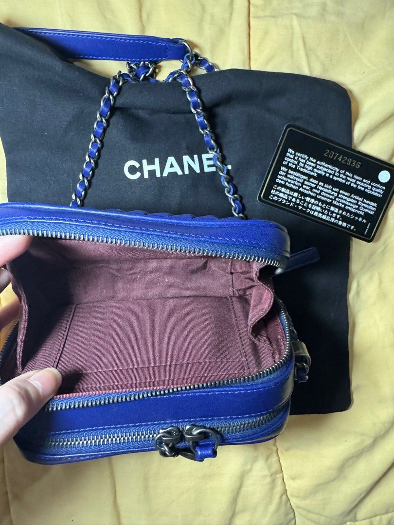 SALE Chanel camera bag small (Category: Luxury Bags & Wallets) located in Quezon City. Submitted by luxebagsph2020 (Listing ID 1400474880, Image 2). Description: 100% authentic with Card and dustbag .